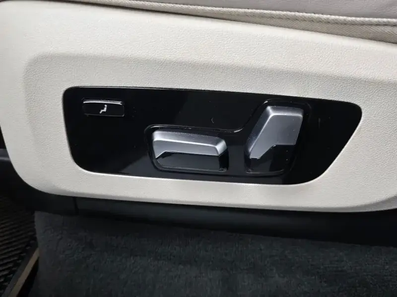2025 BMW X7 с пробегом 23 339 км
