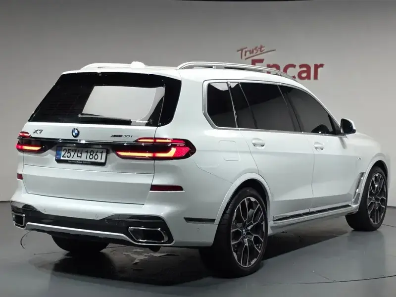2025 BMW X7 с пробегом 9 841 км