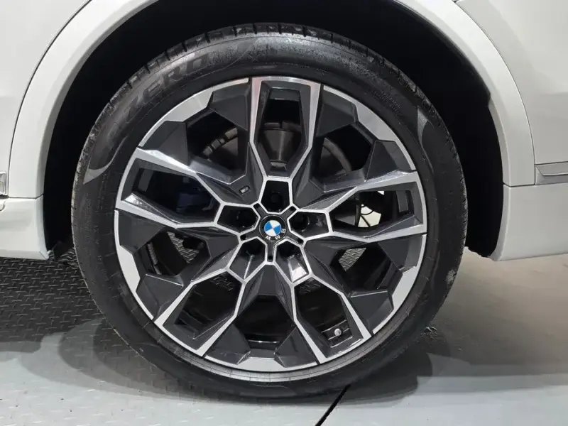 2024 BMW X7 с пробегом 15 323 км