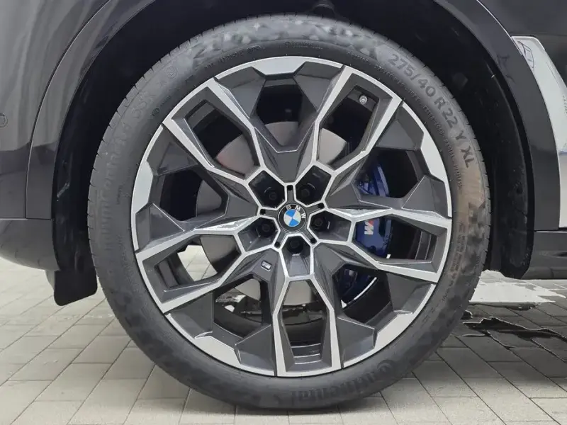 2025 BMW X7 с пробегом 5 555 км
