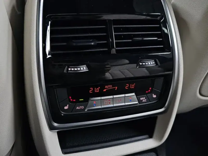 2025 BMW X7 с пробегом 5 555 км