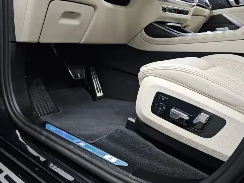 2025 BMW X7 с пробегом 5 555 км