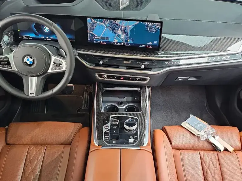 2025 BMW X7 с пробегом 32 266 км