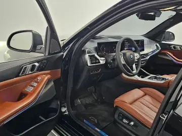 2025 BMW X7 с пробегом 10 071 км