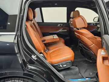 2025 BMW X7 с пробегом 10 071 км