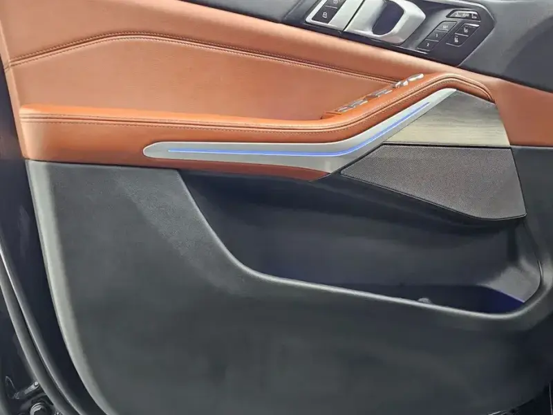 2025 BMW X7 с пробегом 10 071 км