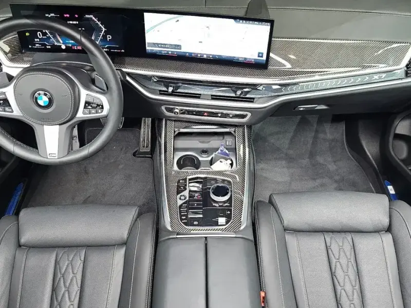 2025 BMW X7 с пробегом 13 762 км