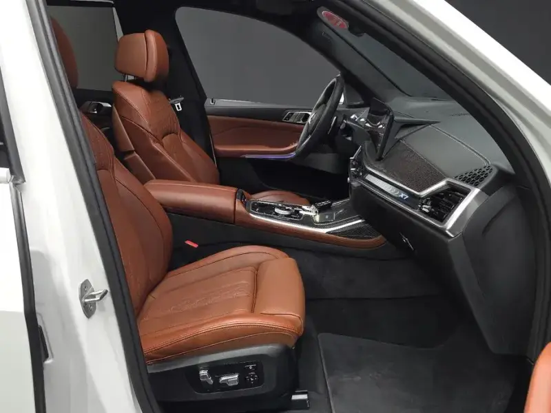 2025 BMW X7 с пробегом 11 819 км