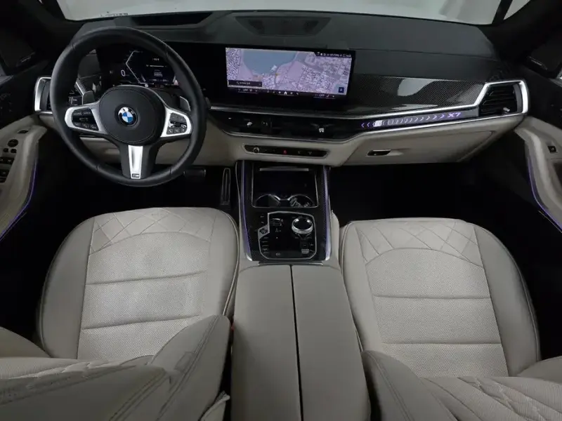 2025 BMW X7 с пробегом 13 590 км