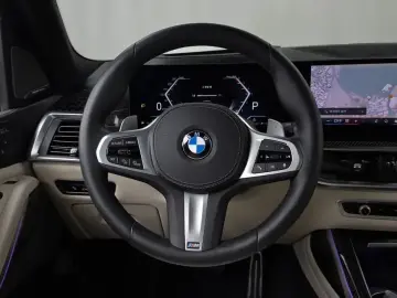 2025 BMW X7 с пробегом 13 590 км