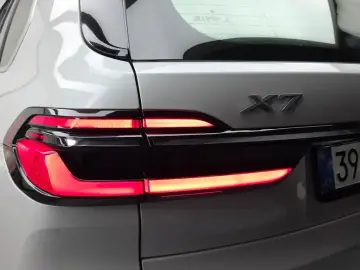 2025 BMW X7 с пробегом 13 590 км