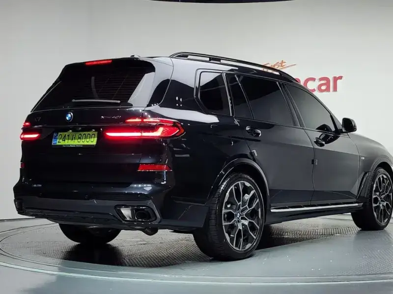 2025 BMW X7 с пробегом 17 674 км