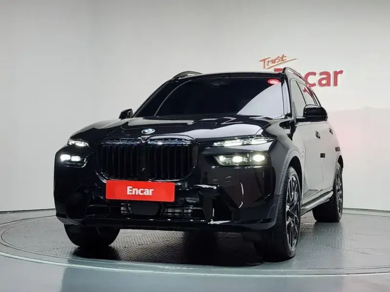 2025 BMW X7 с пробегом 17 674 км