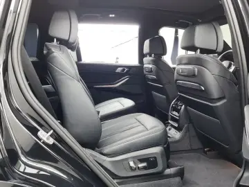 2025 BMW X7 с пробегом 17 674 км