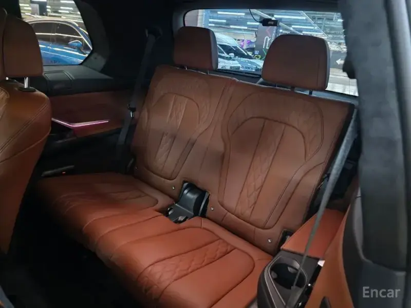 2025 BMW X7 с пробегом 6 686 км