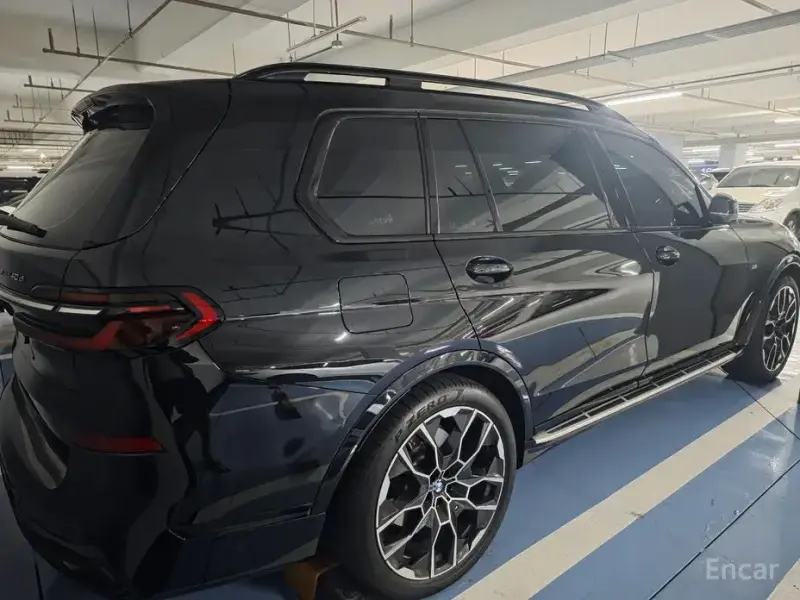 2025 BMW X7 с пробегом 5 500 км