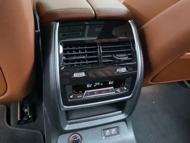 2025 BMW X7 с пробегом 30 216 км