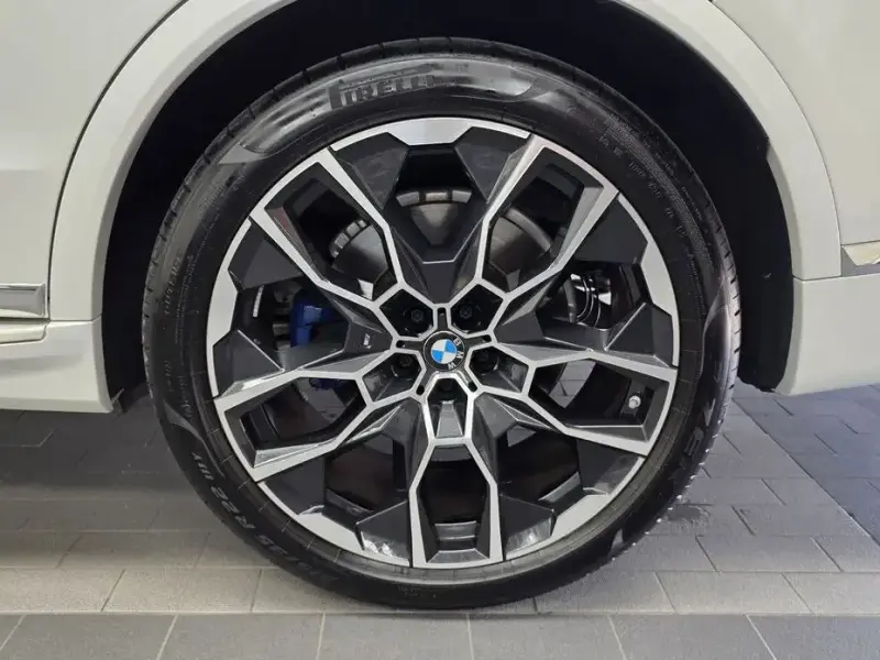 2025 BMW X7 с пробегом 30 216 км
