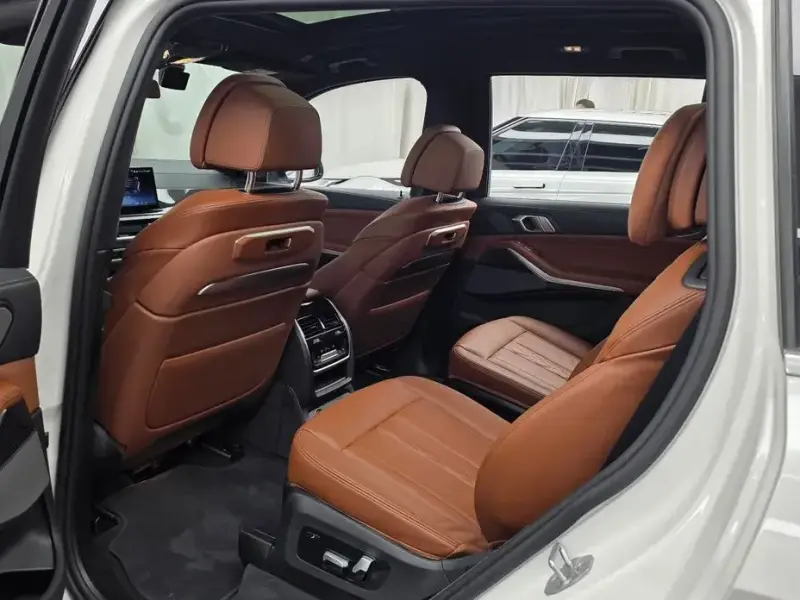2025 BMW X7 с пробегом 30 216 км