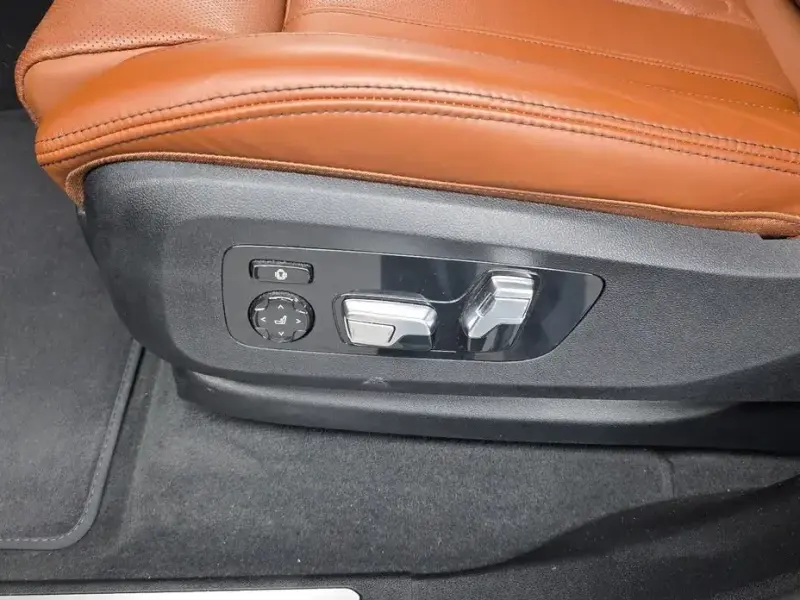 2025 BMW X7 с пробегом 30 216 км