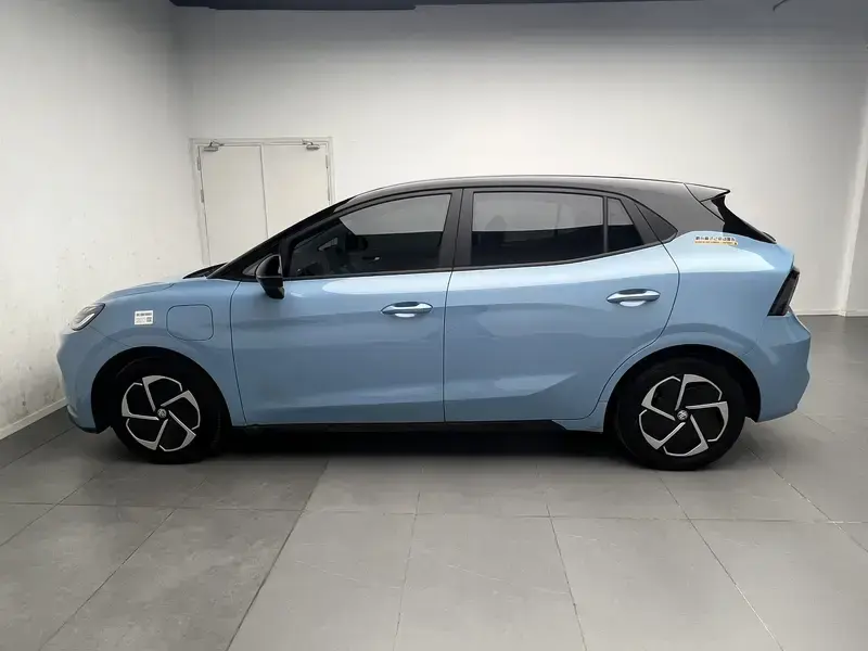 2026 MG 4 EV с пробегом 11 700 км