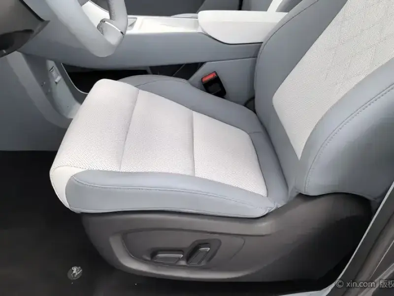 2026 MG 4 EV с пробегом 10 200 км