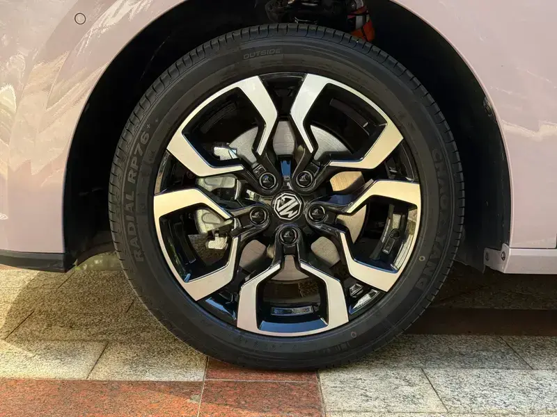 2026 MG 4 EV с пробегом 8 600 км