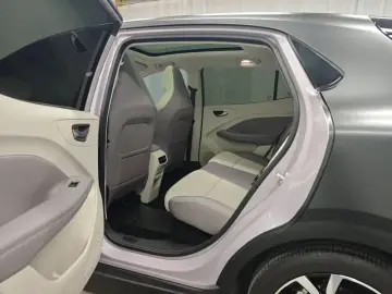 2026 MG 4 EV с пробегом 23 600 км