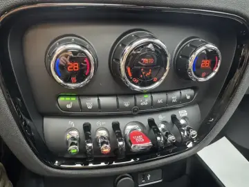 2023 Mini Clubman с пробегом 10 800 км