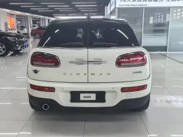 2022 Mini Clubman с пробегом 21 000 км