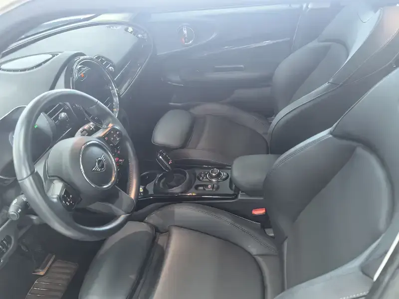 2022 Mini Clubman с пробегом 21 000 км