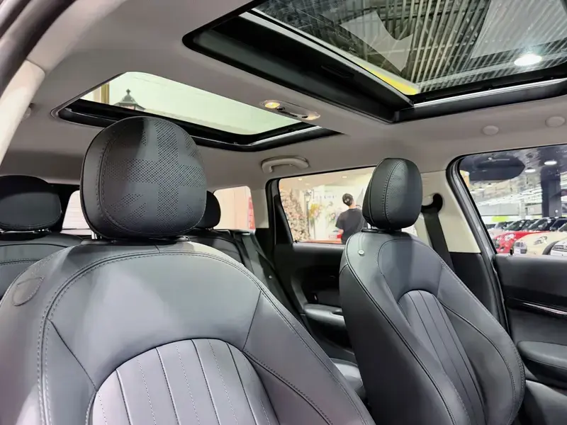 2023 Mini Clubman с пробегом 23 500 км