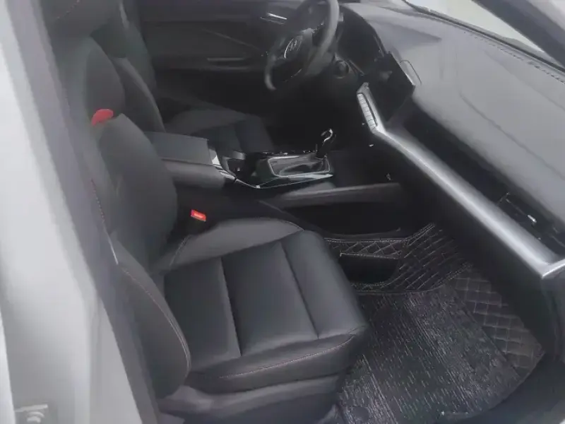 2022 MG 5 Scorpio с пробегом 15 000 км
