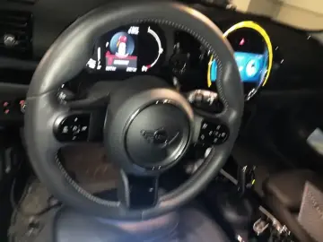 2022 Mini Clubman с пробегом 34 300 км