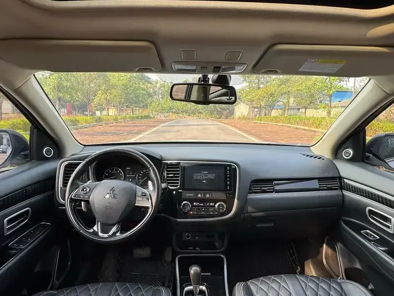2021 Mitsubishi Outlander с пробегом 128 000 км