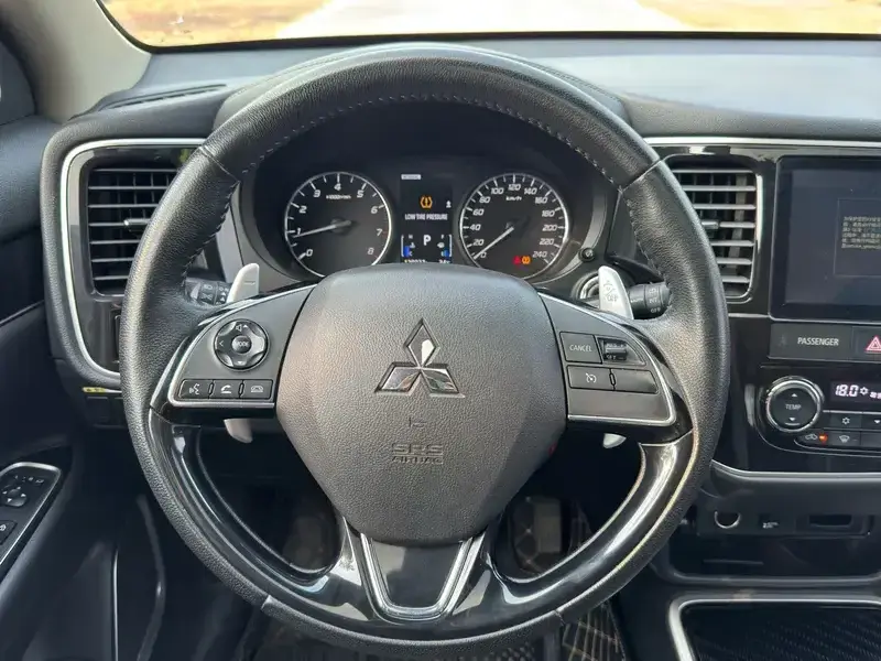 2021 Mitsubishi Outlander с пробегом 128 000 км