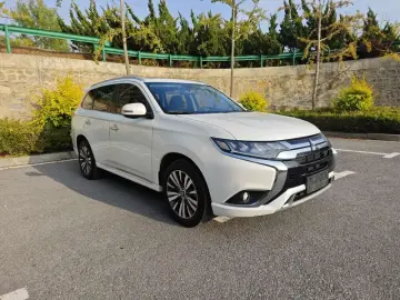 2021 Mitsubishi Outlander с пробегом 60 000 км