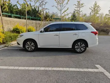 2021 Mitsubishi Outlander с пробегом 60 000 км