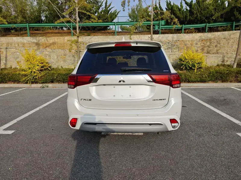 2021 Mitsubishi Outlander с пробегом 60 000 км