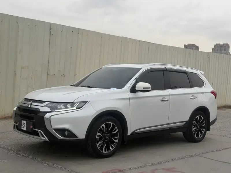 2020 Mitsubishi Outlander с пробегом 88 000 км