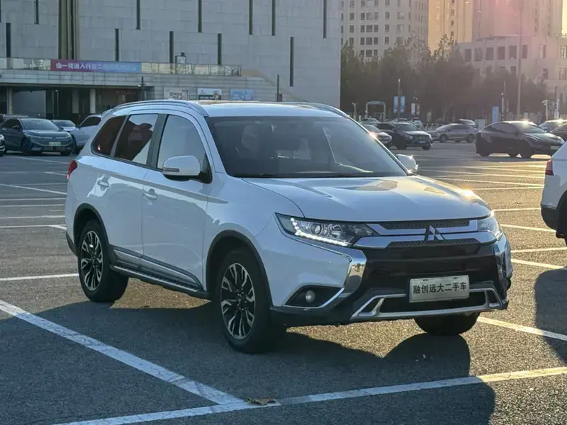 2019 Mitsubishi Outlander с пробегом 46 000 км