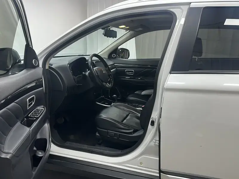 2019 Mitsubishi Outlander с пробегом 107 100 км