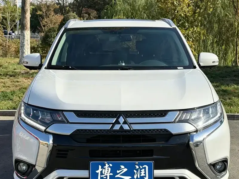 2020 Mitsubishi Outlander с пробегом 60 000 км