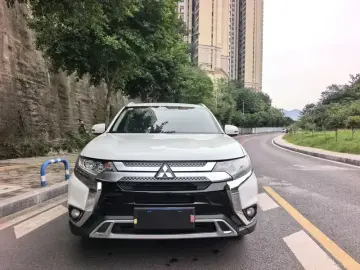 2020 Mitsubishi Outlander с пробегом 30 400 км