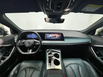 2023 MG 7 с пробегом 31 800 км