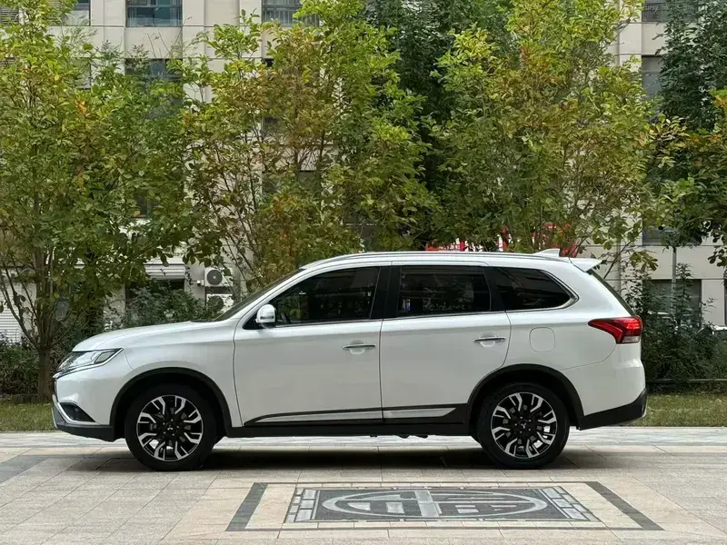 2020 Mitsubishi Outlander с пробегом 95 000 км