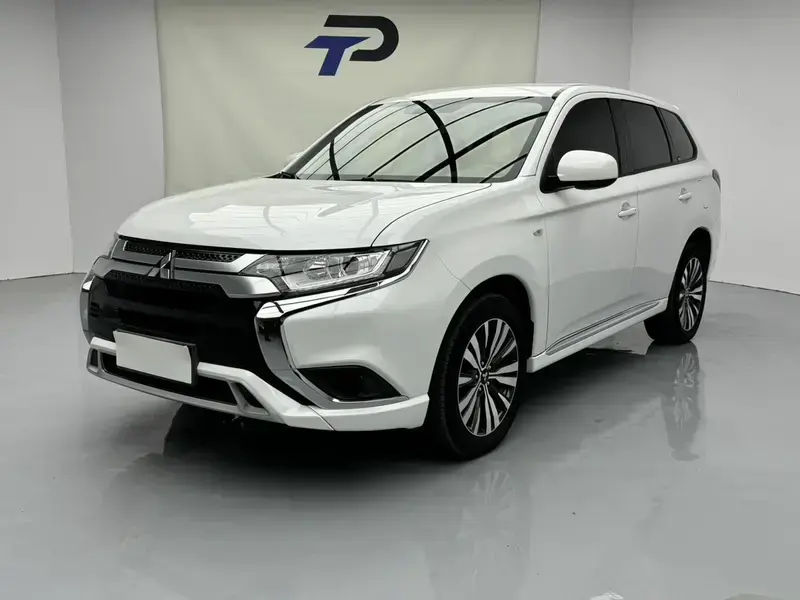 2021 Mitsubishi Outlander с пробегом 27 000 км