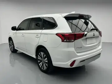 2021 Mitsubishi Outlander с пробегом 27 000 км