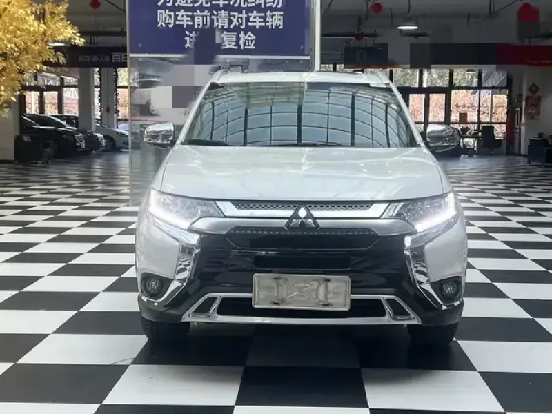 2019 Mitsubishi Outlander с пробегом 120 000 км
