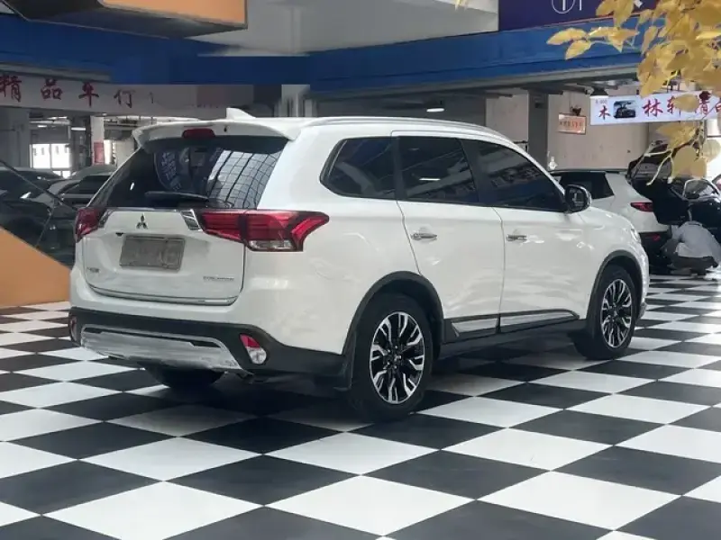 2019 Mitsubishi Outlander с пробегом 120 000 км